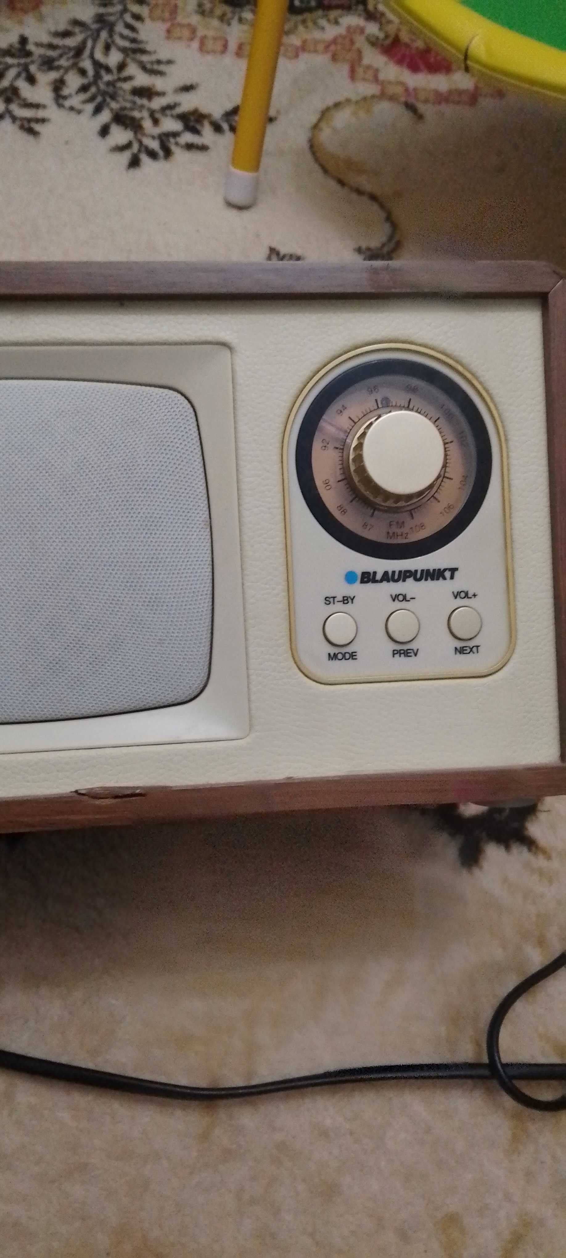 Vând Radio model BLAUPUNKT