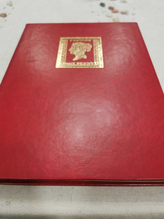Продавам класьор с марки от СССР