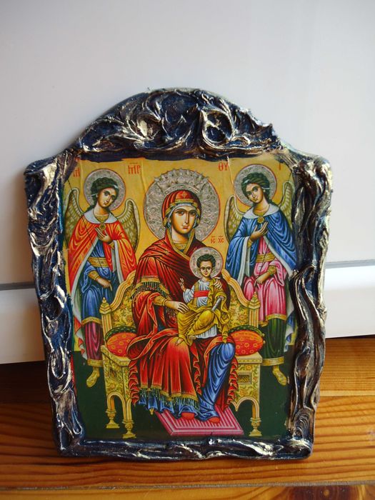 гоблени, икони,  книгоразделител