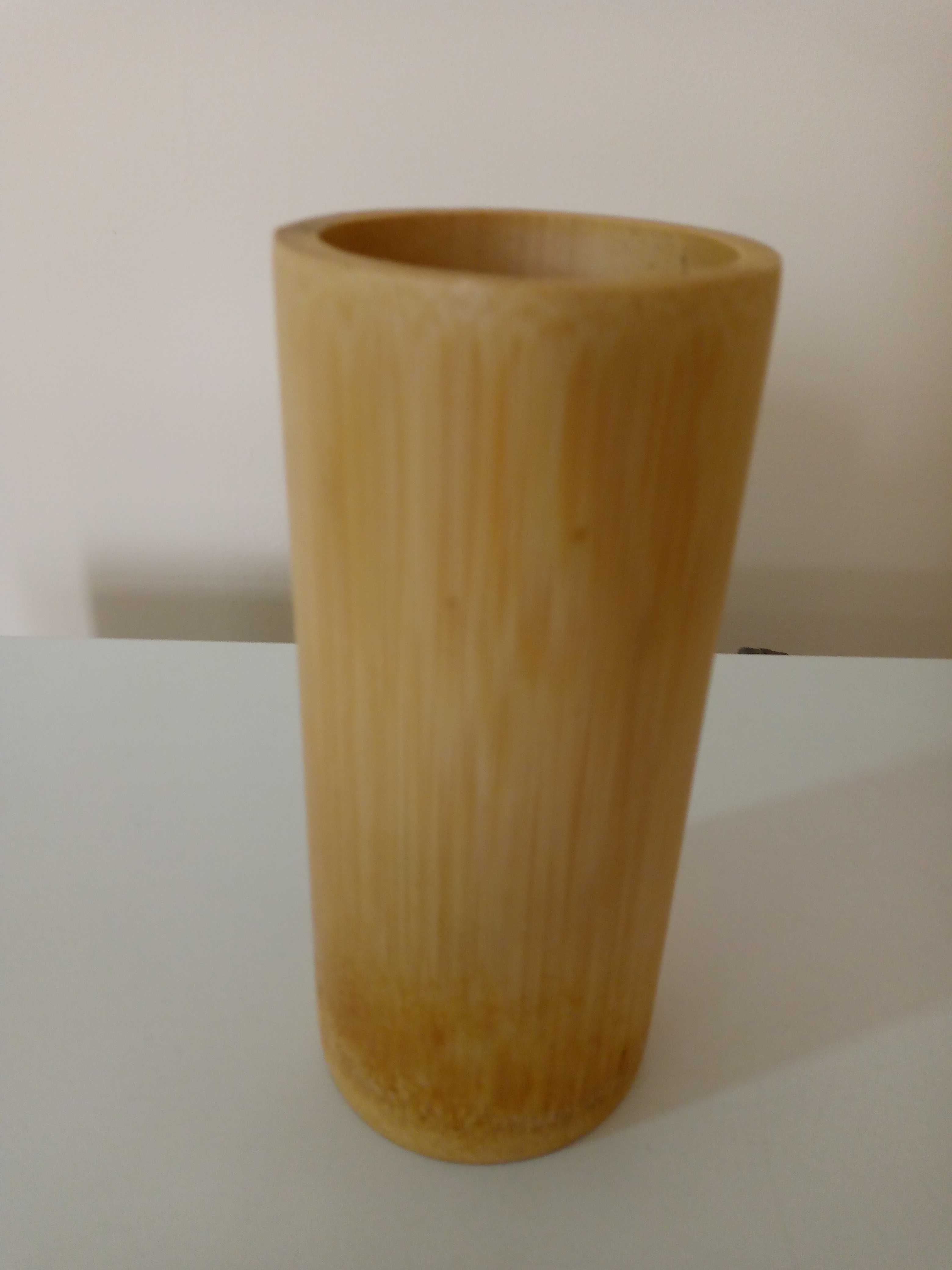 Деревянная ваза стакан для аксессуаров.Цена 25 тысяч сумов