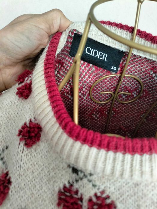 Pulover scurt, tip lână