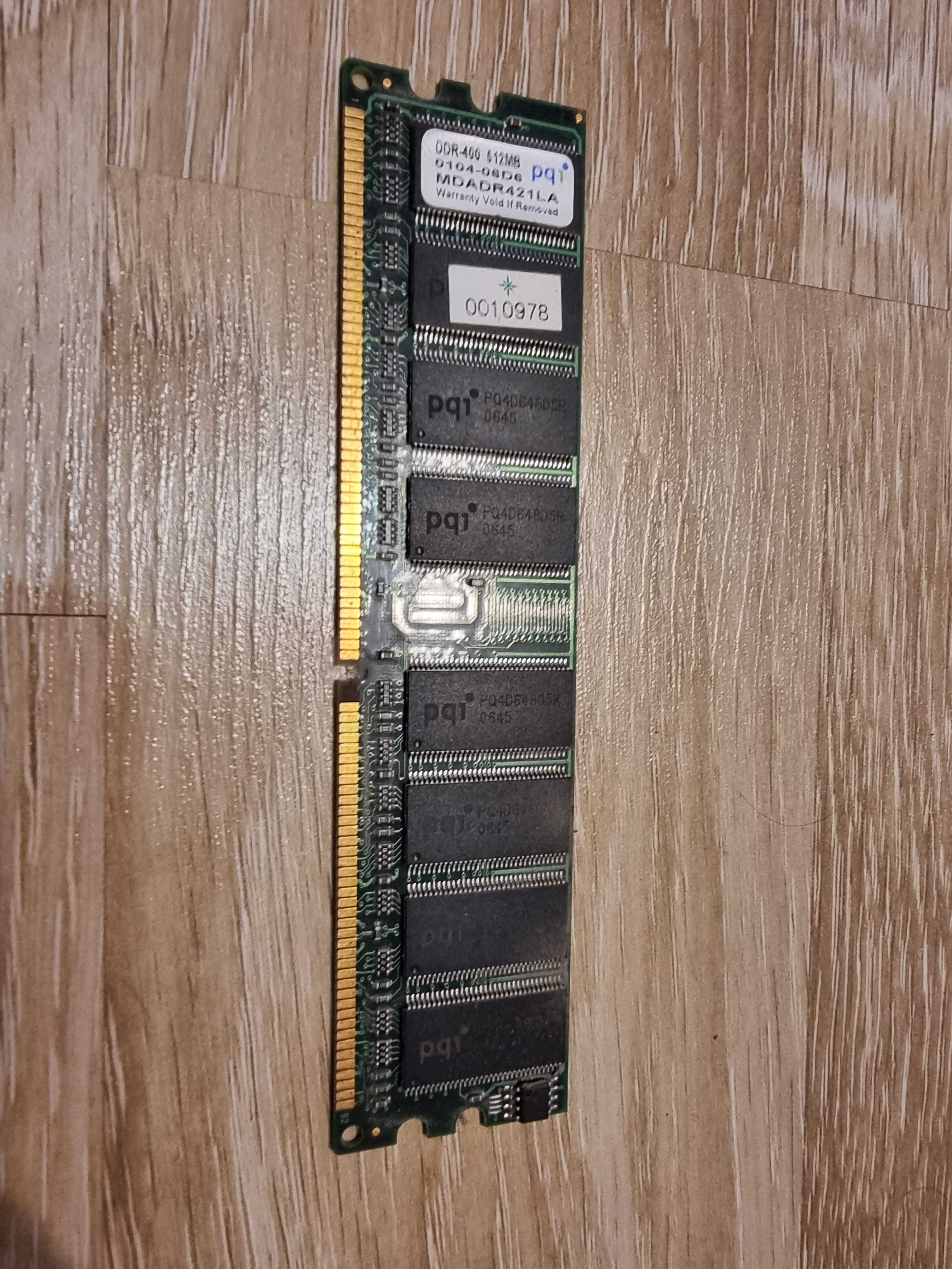 RAM памет 4 GB + подарък оше една RAM памет 512MB