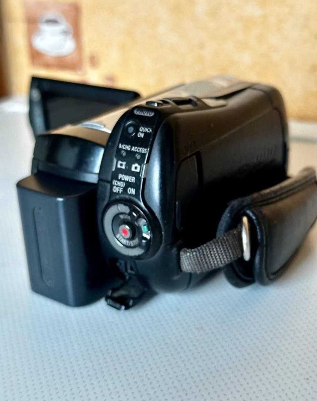 Видеокамера Sony HDR-SR10E комплект сотилади.Японияда ишлаб чикарилган