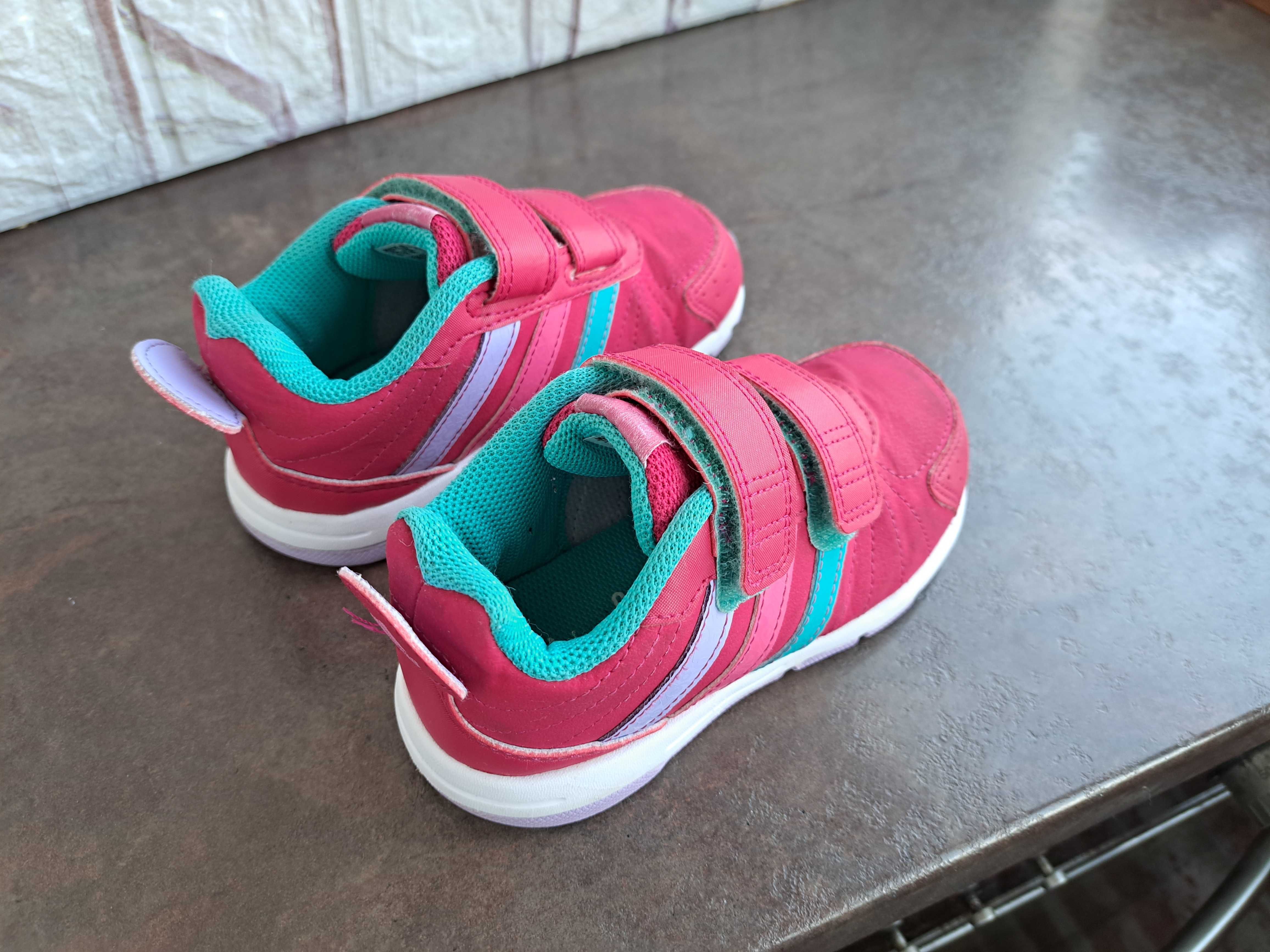 детски маратонки Adidas,кецове,спортни обувки,адидас,ном.25,5