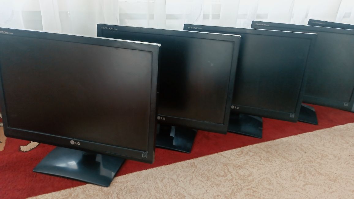 Монитор количествада LG 19 Led