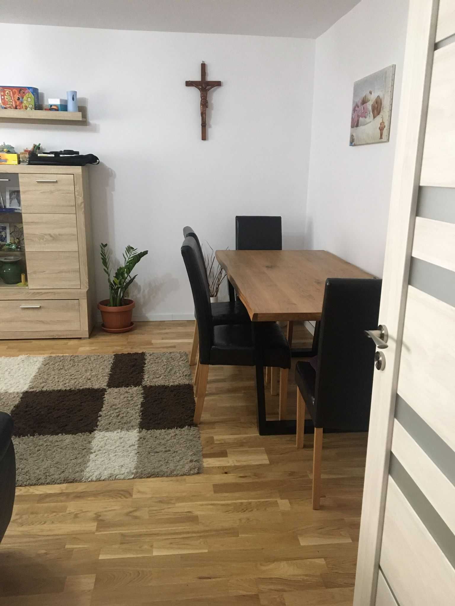 Vand sau schimb apartament 4 cam. cu casa renovabila in Cluj