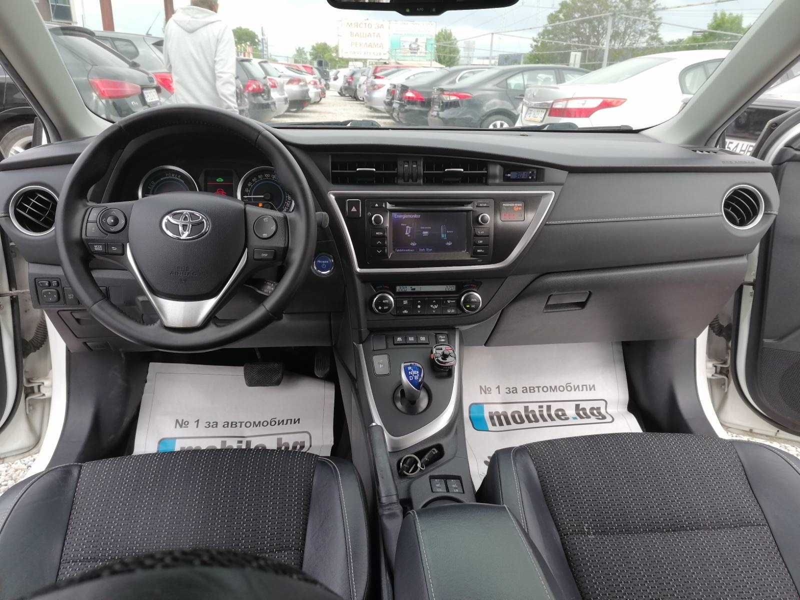 Toyota Auris 2014 Хибрит Панорама