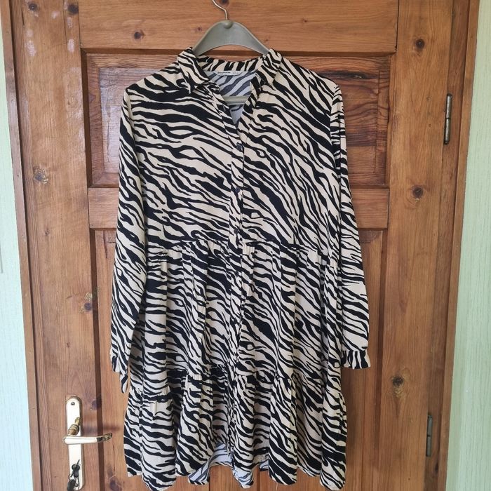 Къса рокля Stradivarius