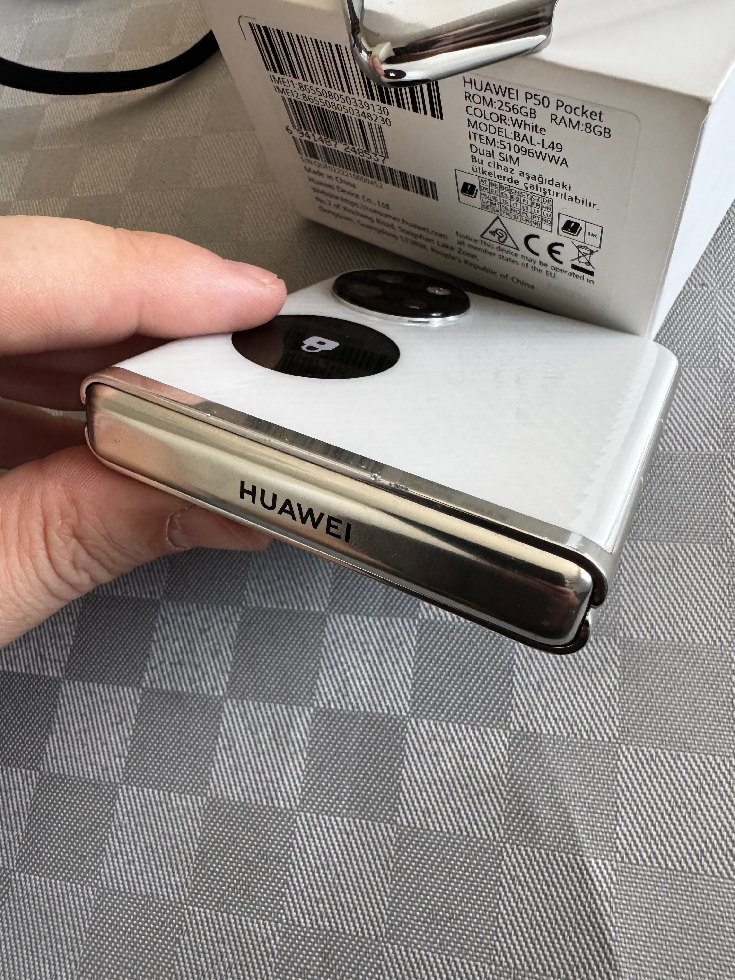 Huawei P50 Pocket
