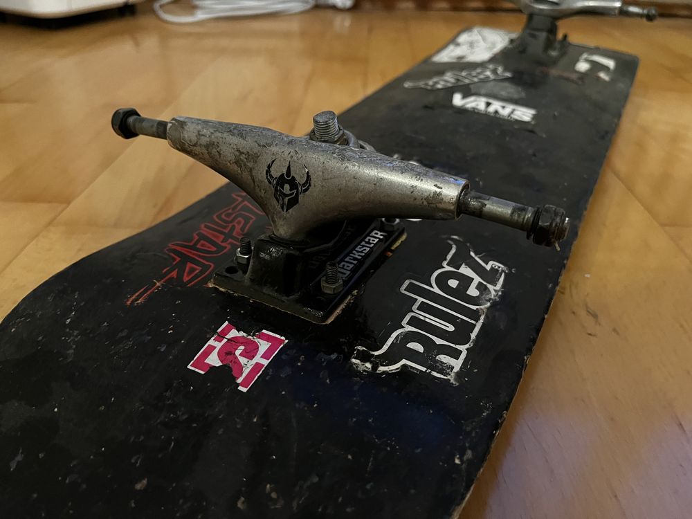 Axe skateboard darkstar bonus placa darkstar