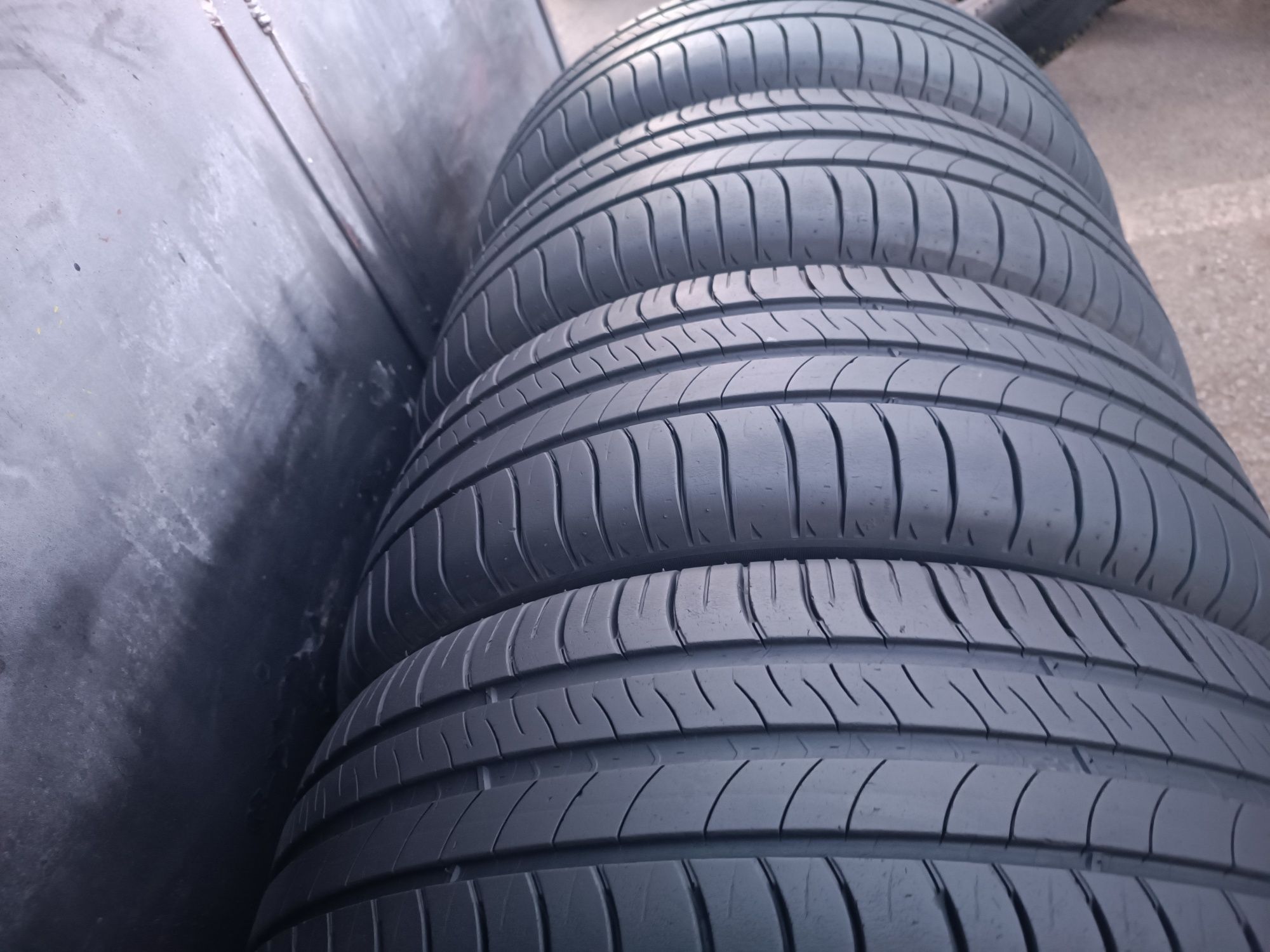 205/60/16 Michelin