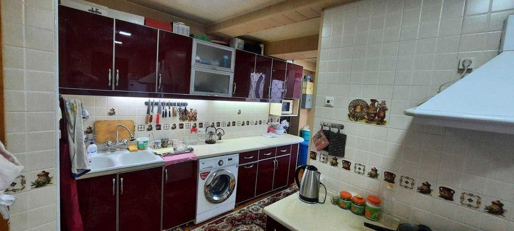 Продаётся 4-х комнатная. Нукусская, Макро