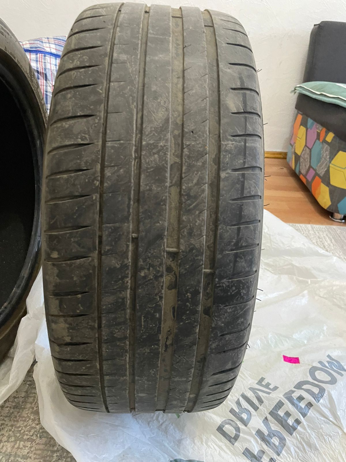 Продам шины, 245/45 R19 Michelin