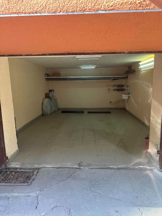 ГАРАЖ в Иван Вазов