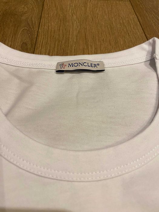 MONCLER ОРИНАЛНА бяла памучна тениска, размер: L