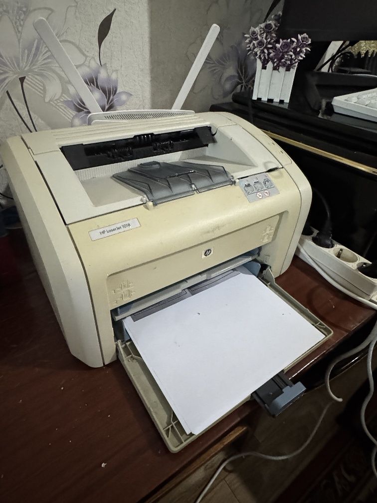 Kopyuter va printer sotiladi