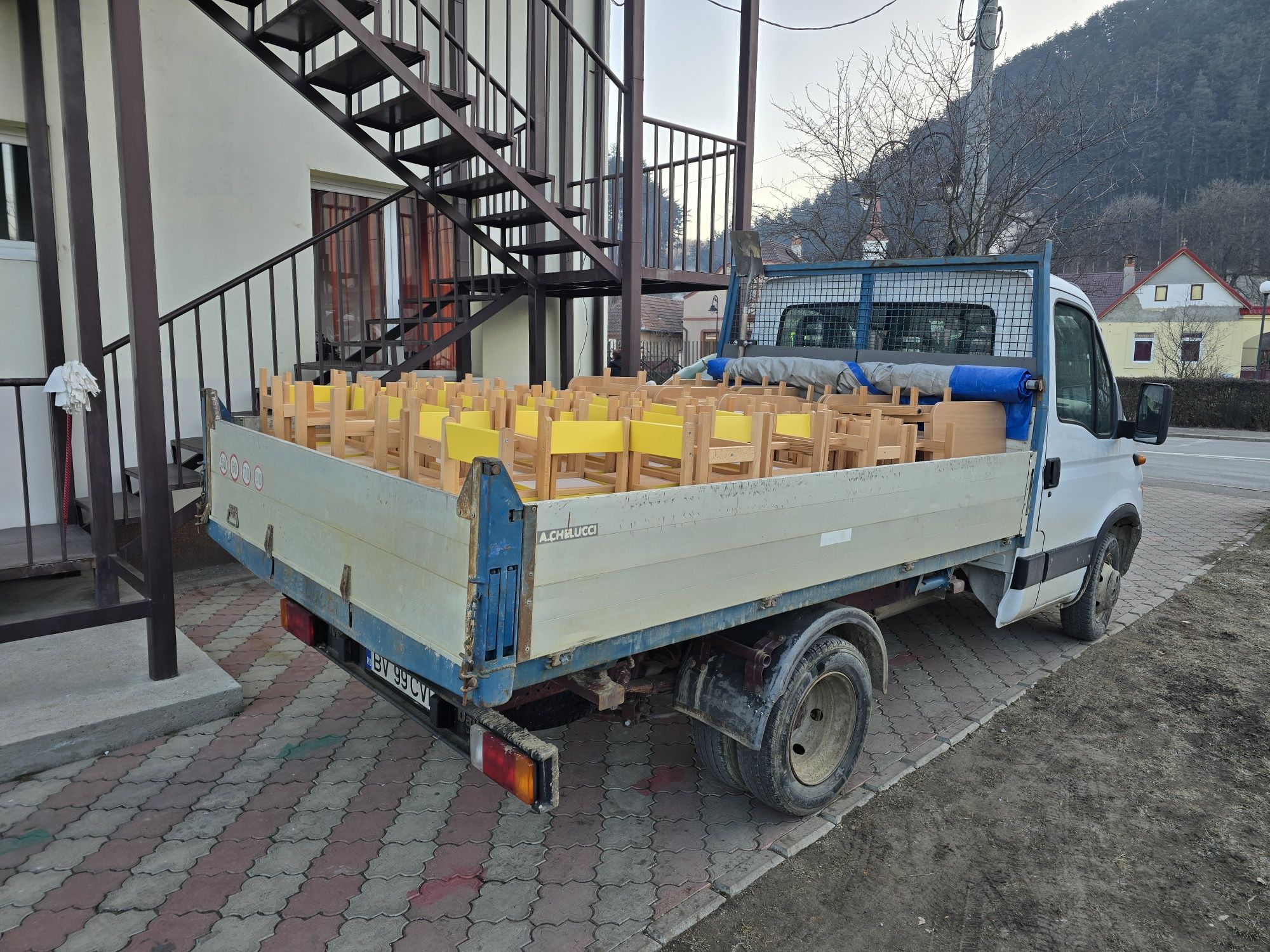 Transport basculabil Nisip Piatra Amestec Pietris  Debarasare moloz