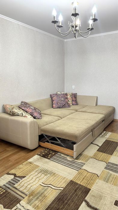 Продам диван угловой