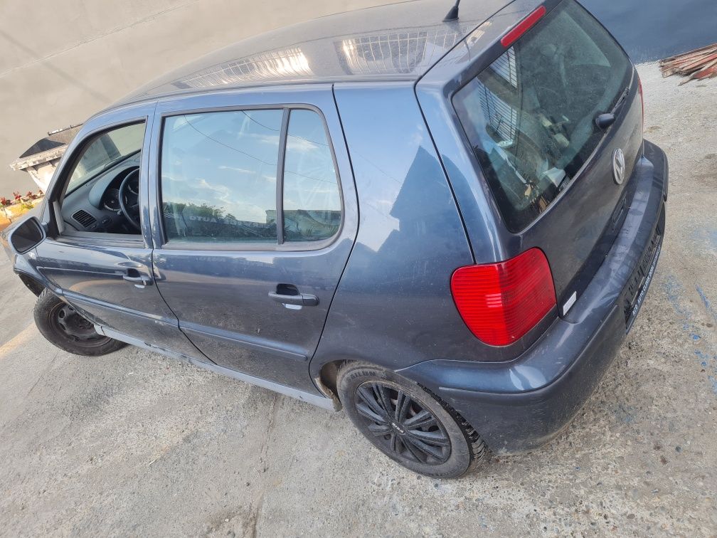 Dezmembrez Vw Polo an 2000 1.4 benzina