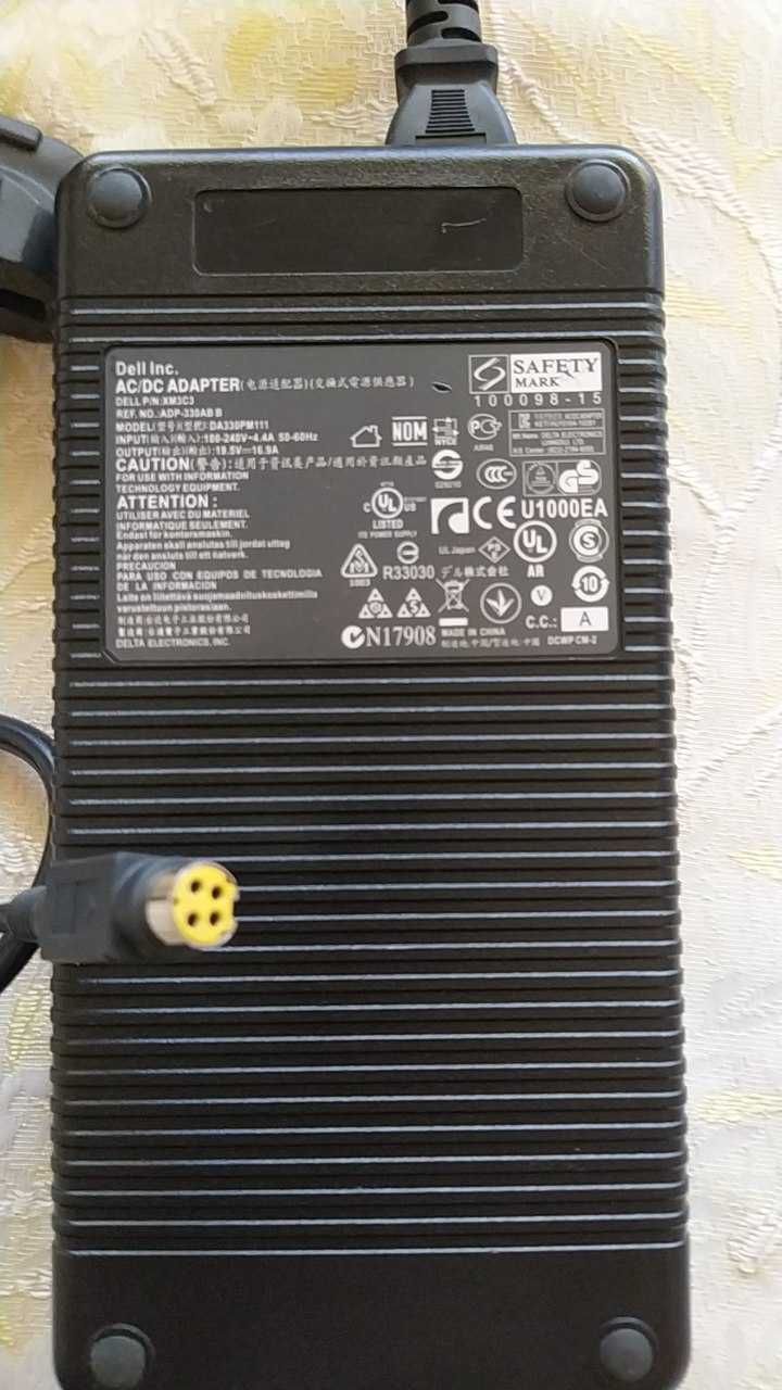 CLEVO 771DM i7-6700K,GTX 980M.8GB,RAM 8GB,1X500GB,SSD