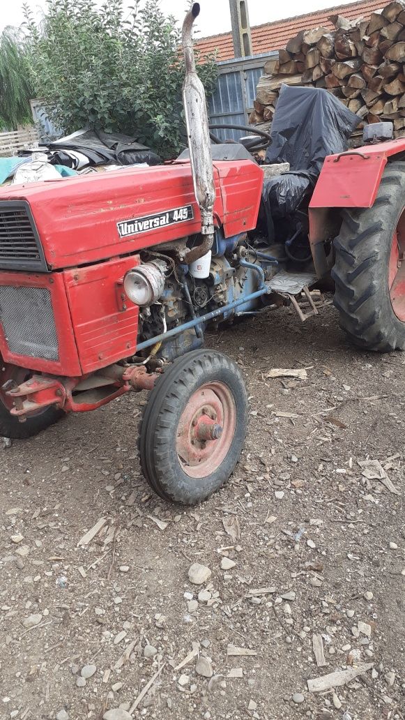 Tractoraș 445 caută stăpân