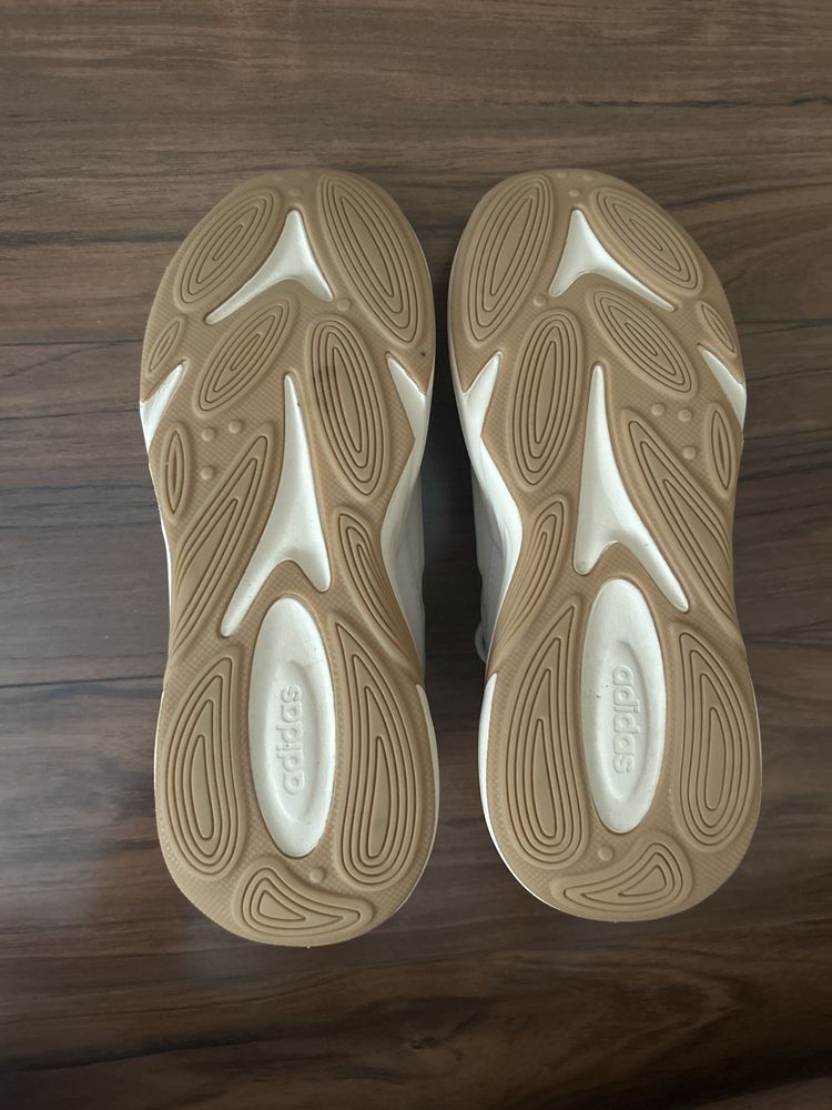 Adidas Ozelle size 44