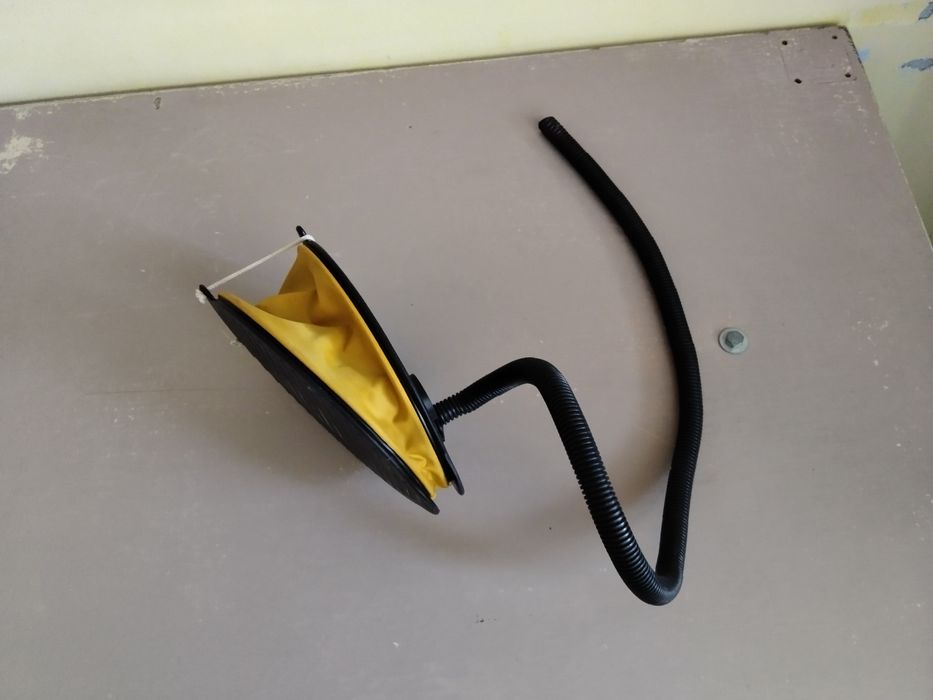 Крачна помпа за надуваеми лодки, басейни, дюшеци, плажни топки и други