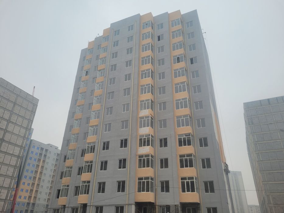 Шахар хокимияти якинида 16 этажа олдида квартира сотилади