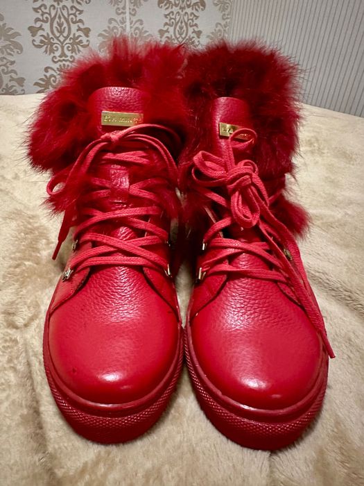 Червени боти с пух Еva Minge - 36 номер