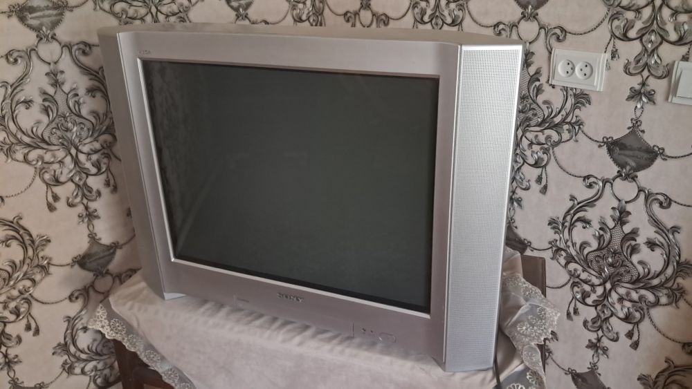 Телевизор SONY Тринитрон.