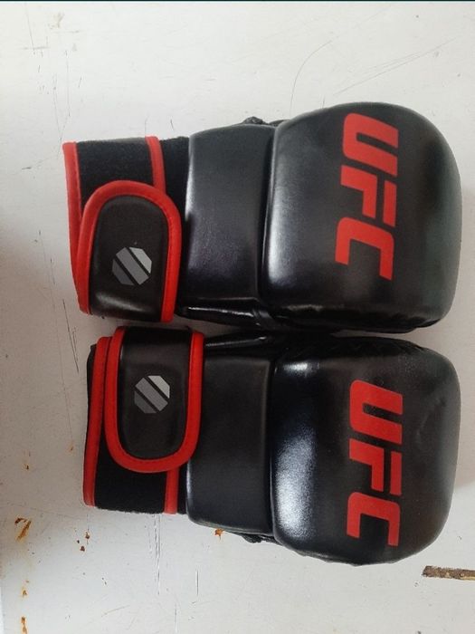 Перчатки сатылады.  UFC