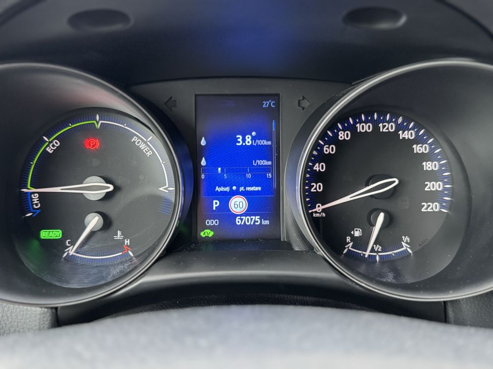 Toyota CHR 1.8 Hybrid 2018 fara avarii stare impecabila