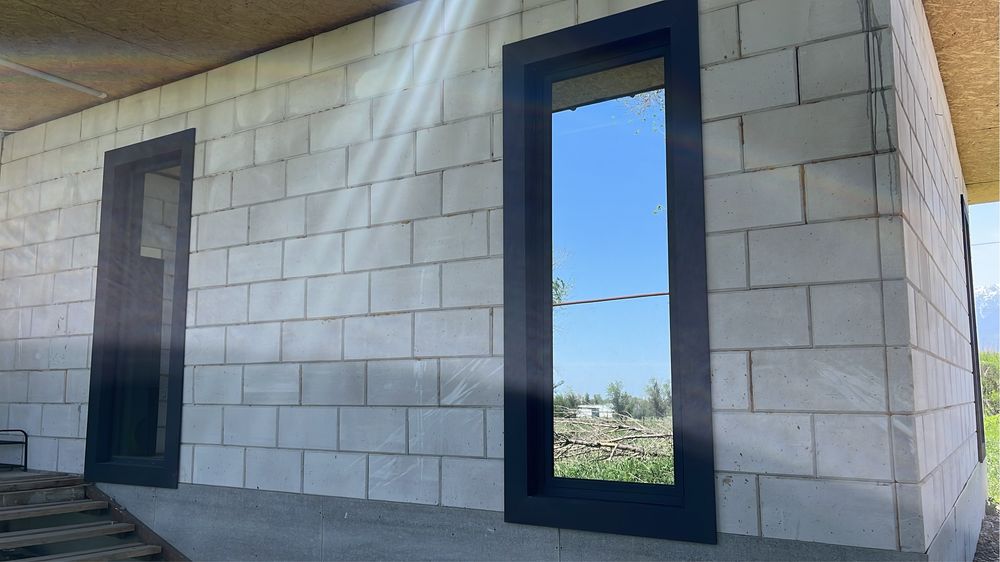 Внешнее обрамление оконных и дверных  проемов