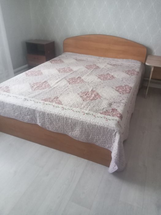 двухспальная  кровать