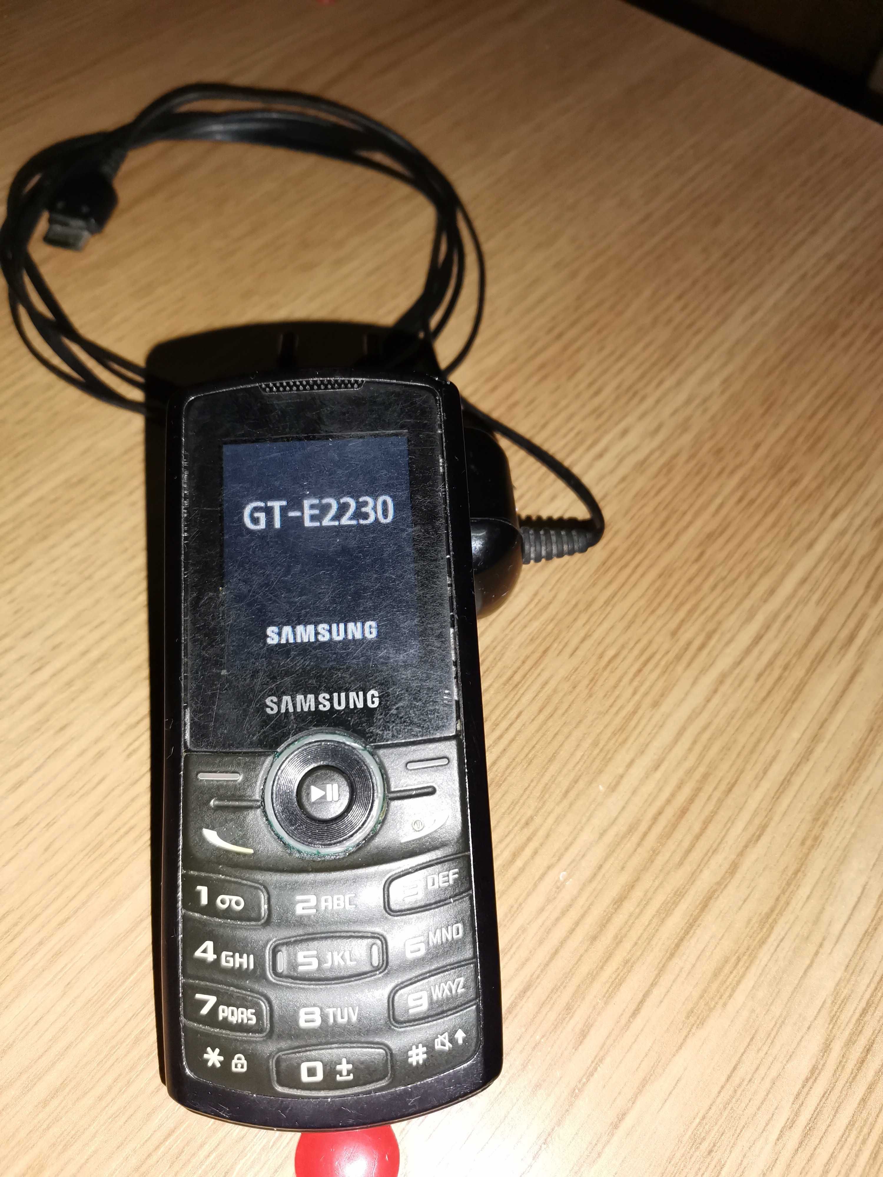 Telefon  Samsung GT-E 2230