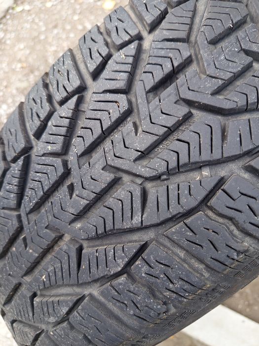 De vânzare 4 roți echipate cu anvelope de iarnă 205/55/R16 anul 2018