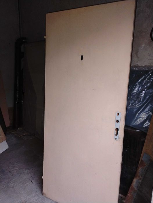 Врата от гладък фазер и дърво