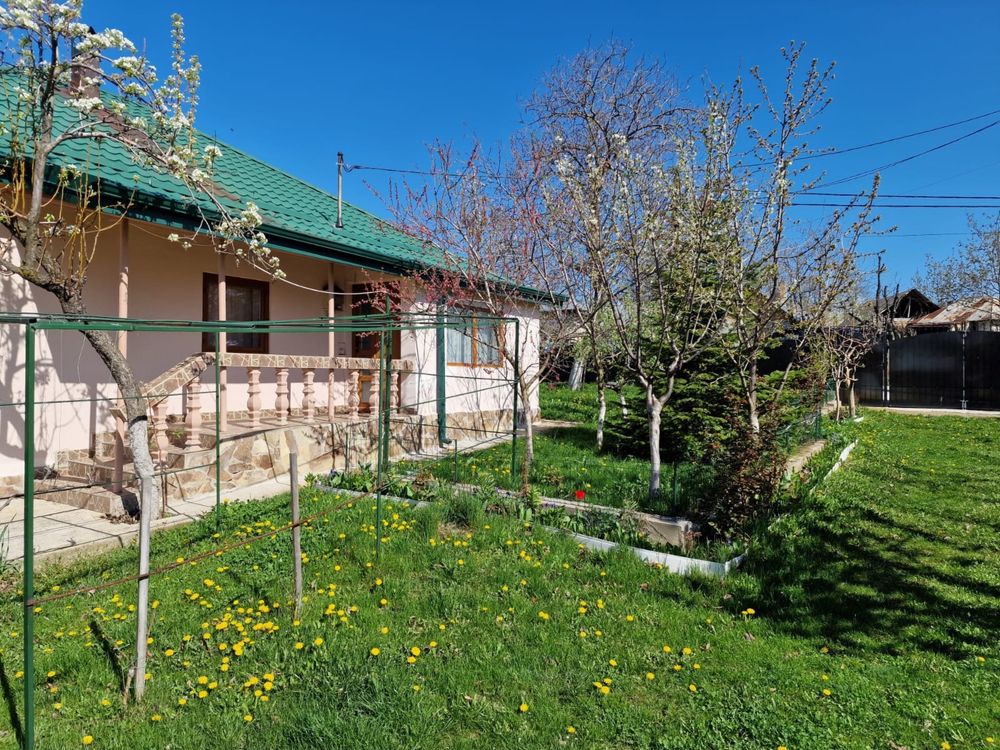 Casa renovata 2021 - 110mp si 900mp curte, canalizare, sosea asfaltata