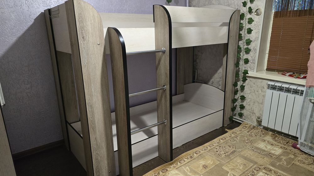 Продам двухъярусную кровать