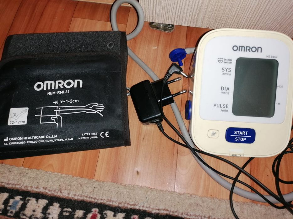 Продам тонометр Omron