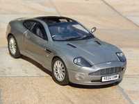 Macheta Aston Martin Vanquish James Bond sc 1:18 cu lips