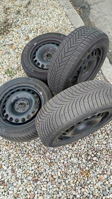 Гуми зимни с джанти HANKOOK 205/55/16 2бр. И MICHELIN 205/55/16 -2 бр.