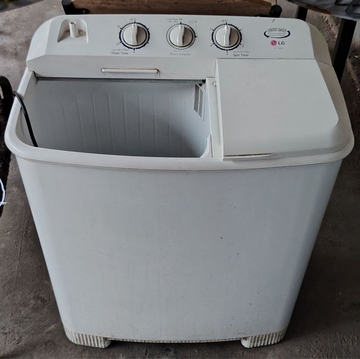 Продам Lg машина работает , в отличном состоянии .