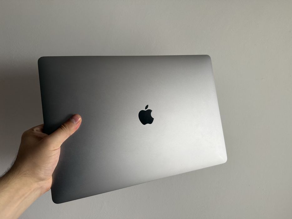 MacBook Pro 16” 2019 i7 / 32GB RAM / 512GB SSD / stare excelentă
