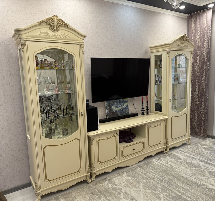 Продам комплект мебели в гостиную