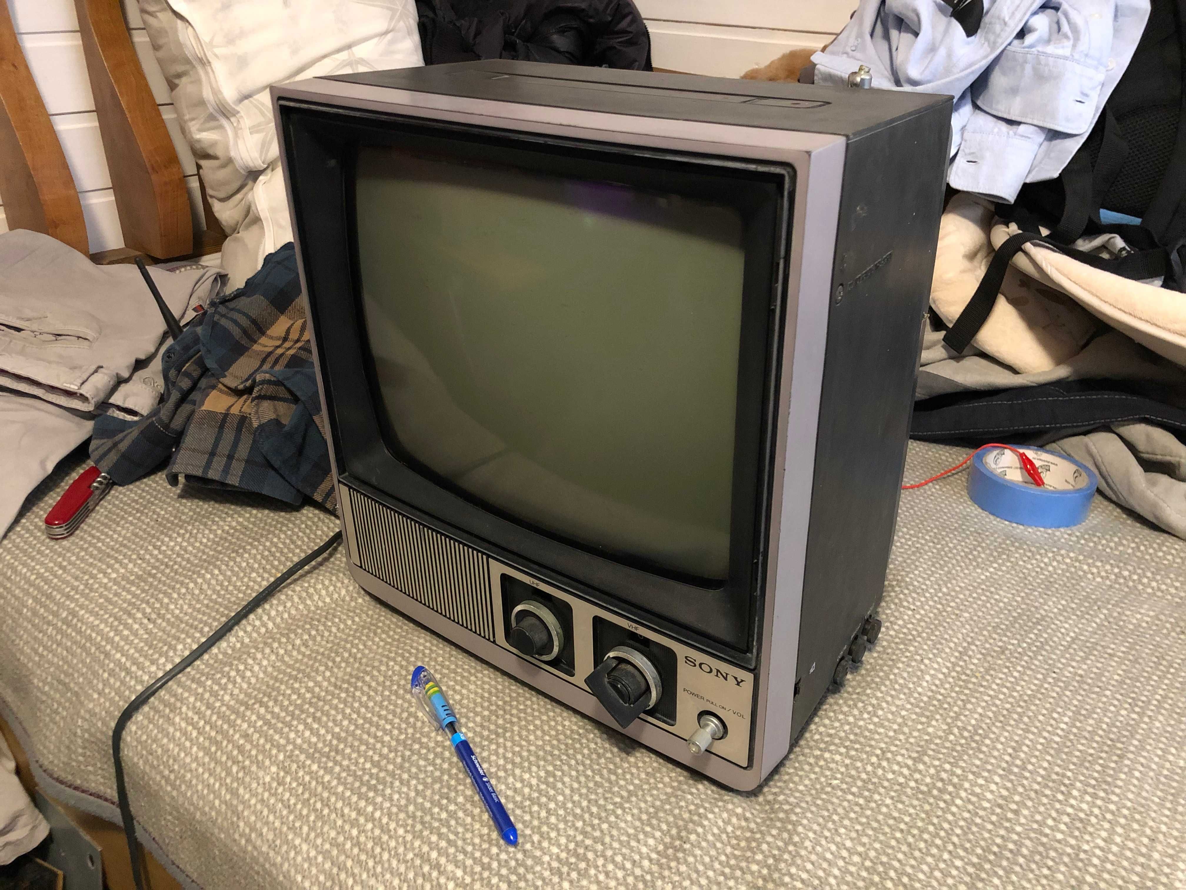 Televizor tub CRT Sony TV 144 UET alb-negru vintage de colectie