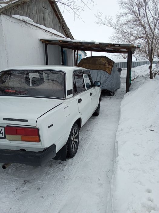 Продам машину ваз2107