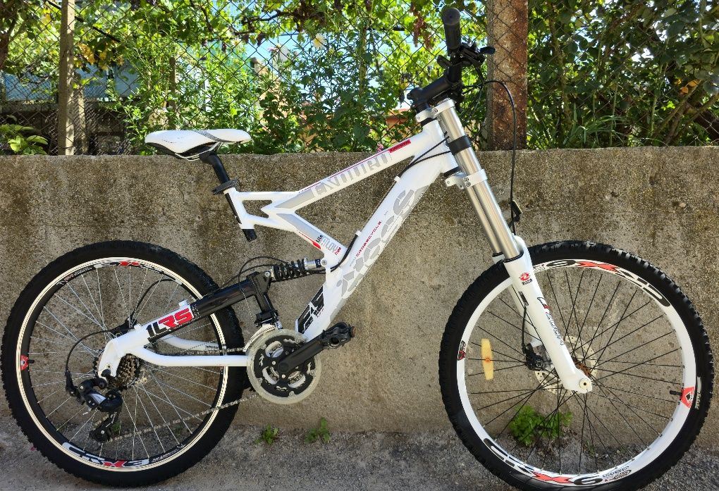 Cross Enduro 26 цола Мекица Обслужен,  Двукоронна вилка,  дискови спир