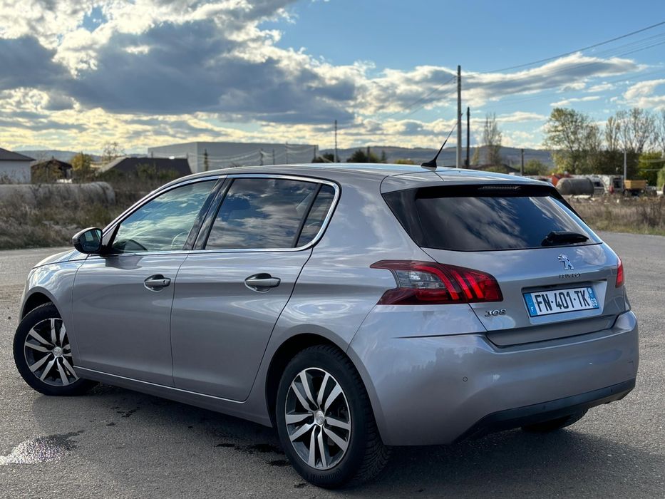 Vand Peugeot 308 1.2benzina 130cp automat 2020