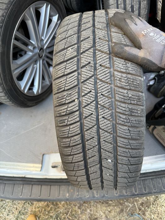 Vand set genti originale Seat cu cauciucucuri de iarna